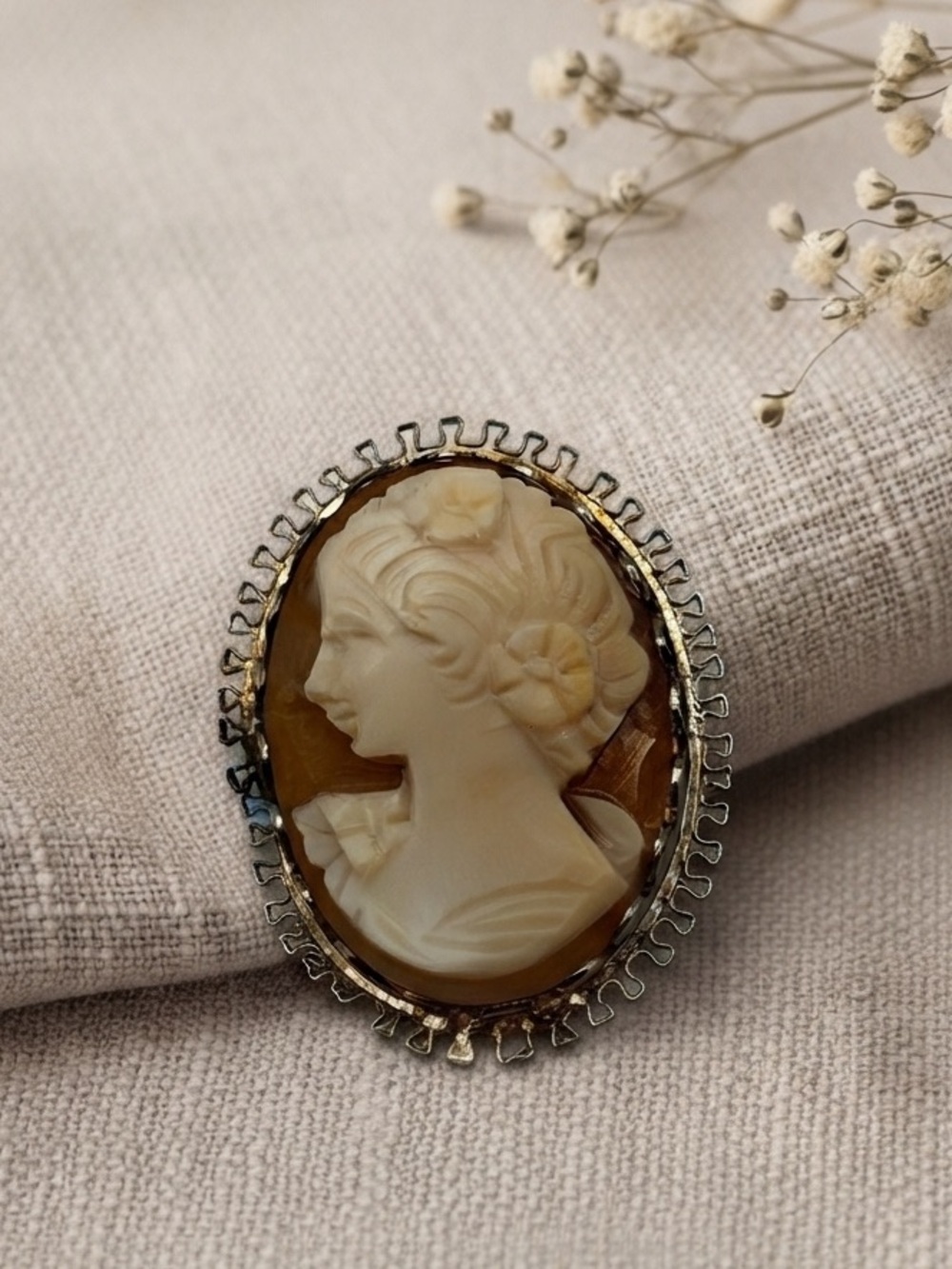 Vintage Amsel Mid-Century Shell Cameo Brooch 12K Gold Filled